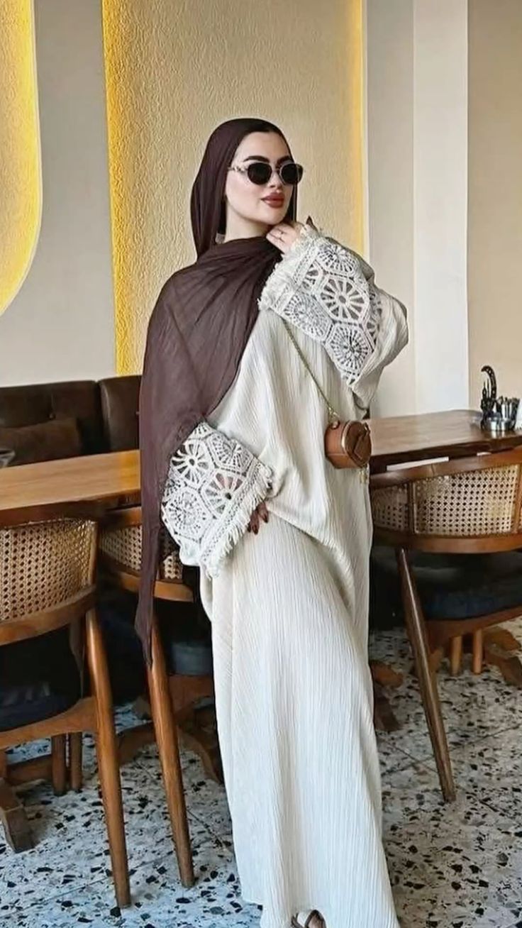 إطلالة محتشمة بلمسة عصرية🌞🌸🍂