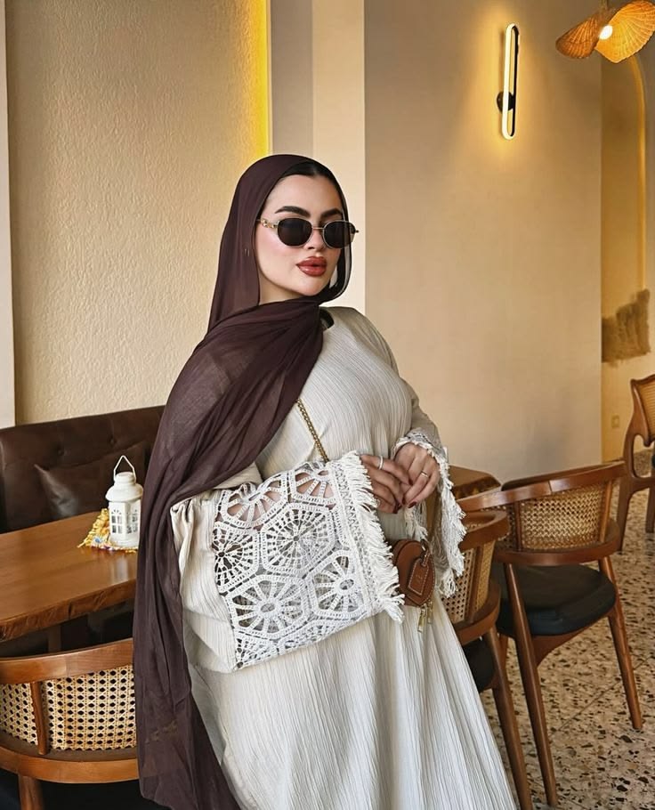 🛍️ اكتشفي أحدث صيحات العبايات